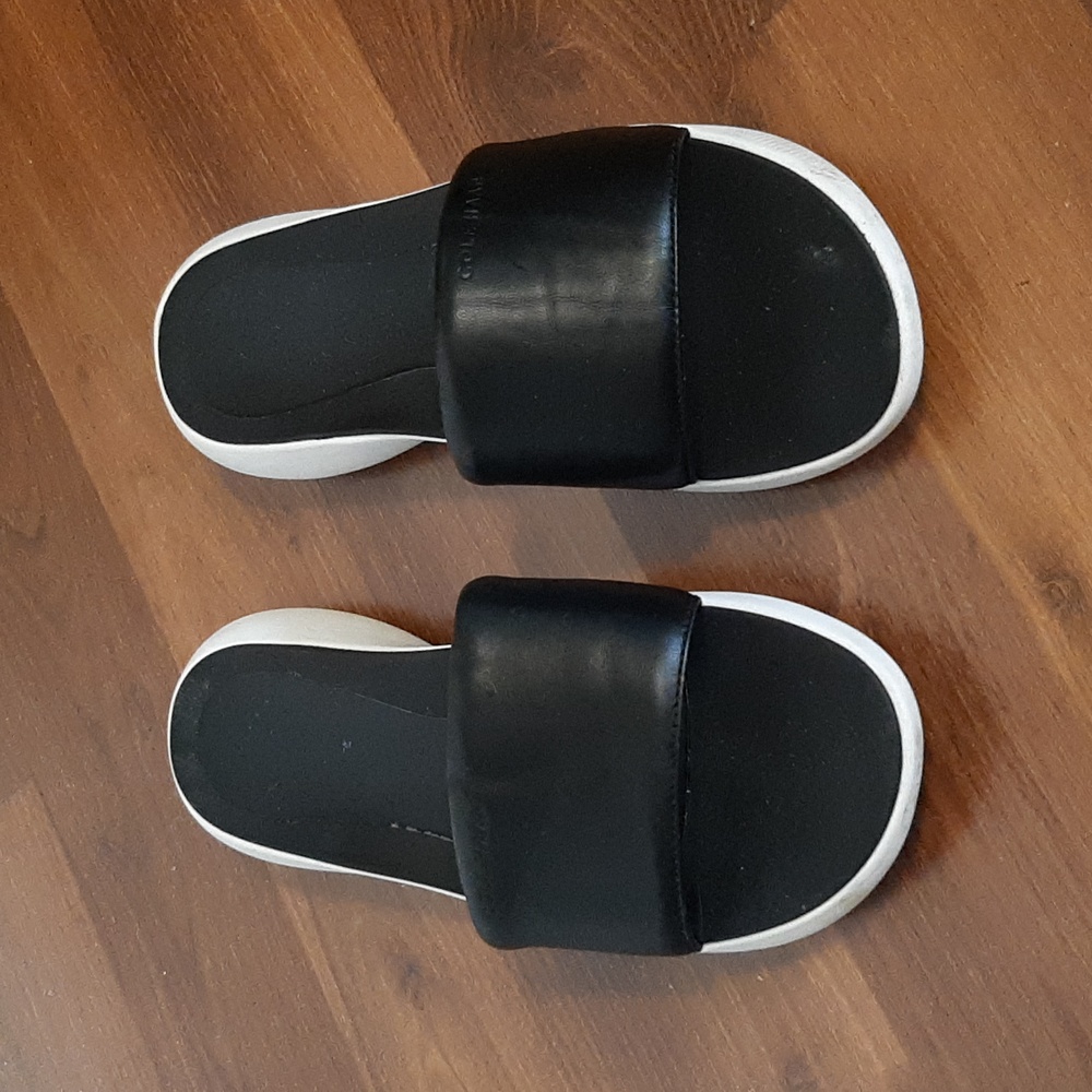 COLE HAAN Cushion Sole and Upper Black Slide Sandals
